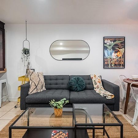 Basement Suite With Private Patio In Davenport 多伦多 外观 照片