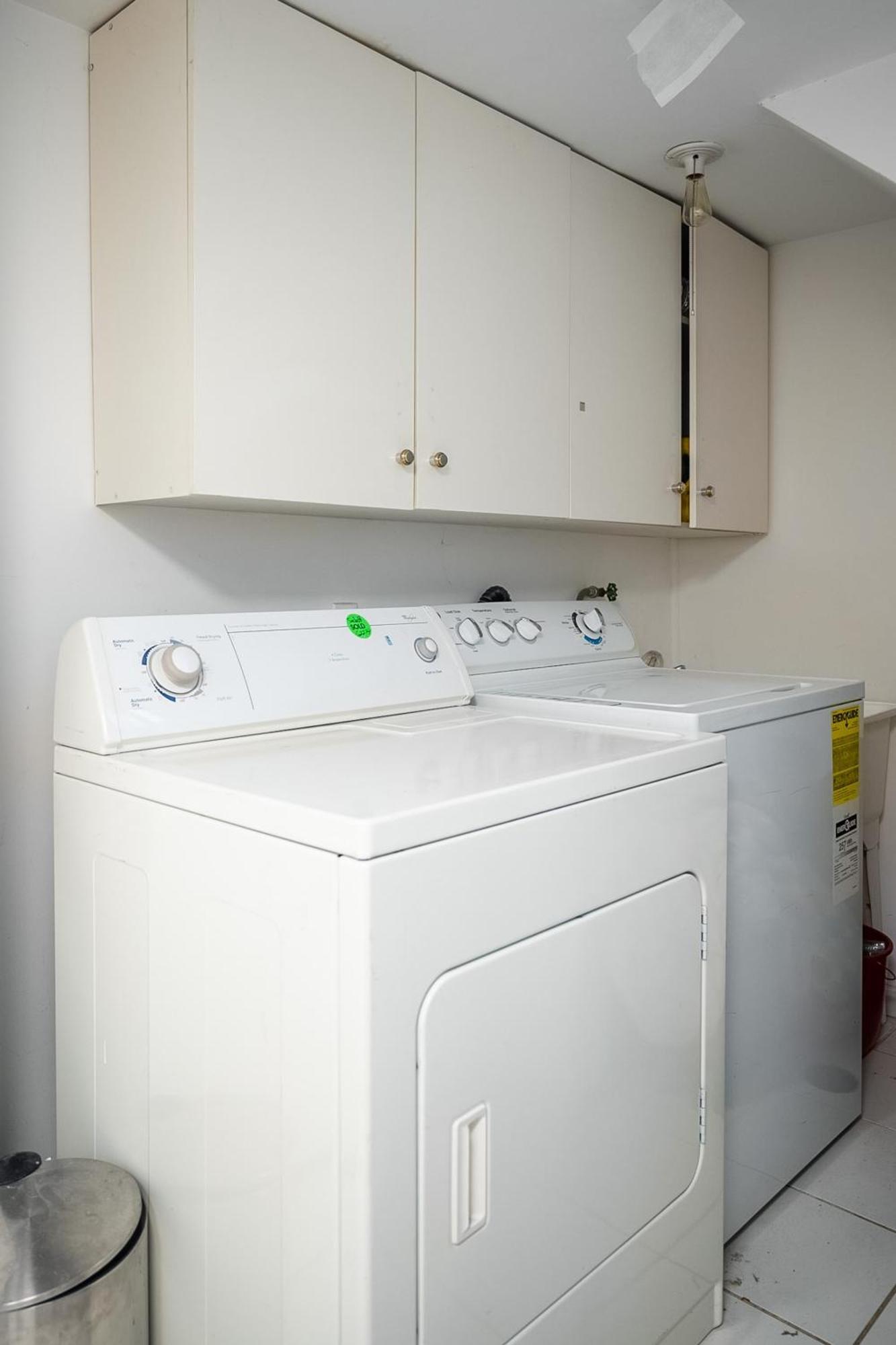 Basement Suite With Private Patio In Davenport 多伦多 外观 照片